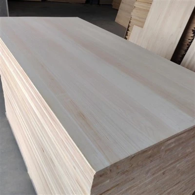 Lekka płyta klejona Paulownia Edge Klej E0 1220 * 2440 mm do półki w szafie DIY Craft