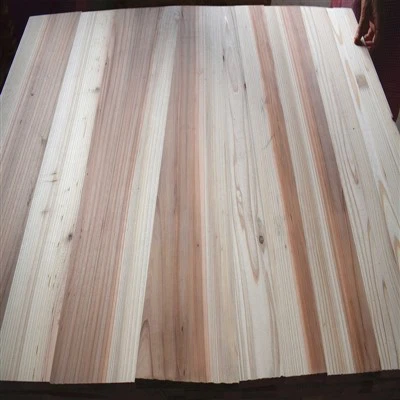 Drewno z drewna cedrowego